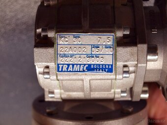 Elektromotor s převodovkou - 4
