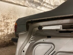 BMW E38 víko kufru titansilber - 4