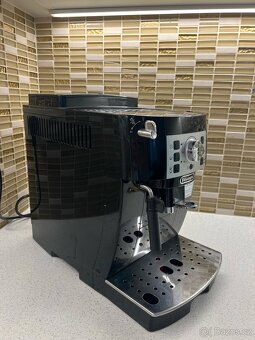 De'Longhi Magnifica - 4
