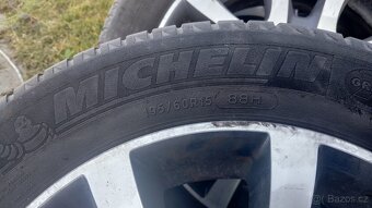 Prodám 4 originální disky Ford + letní pneu v ceně - 4