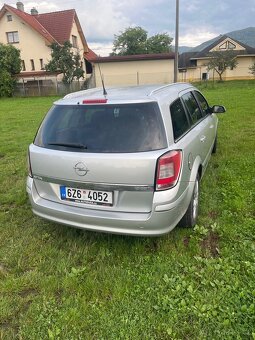 Opel Astra 2007 kombi - 4