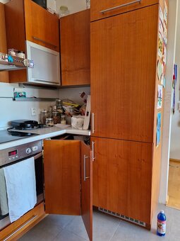 Kuchyně v provedení třešňového dřeva - 4