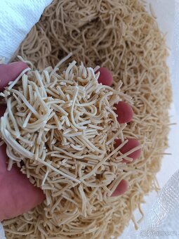 Nudle 20 kg 320 Kč 1 kg 16kc - 4