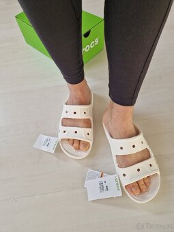 Bílé žabky, pantofle Crocs vel 39 - 4