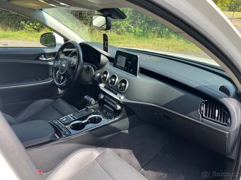 Kia Stinger - 4
