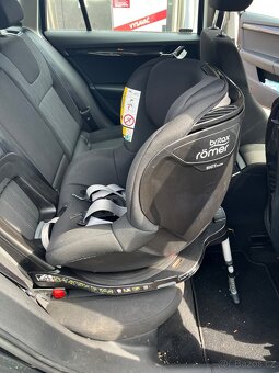 Autosedačka Britax Römer DualFix m i-Size - 4