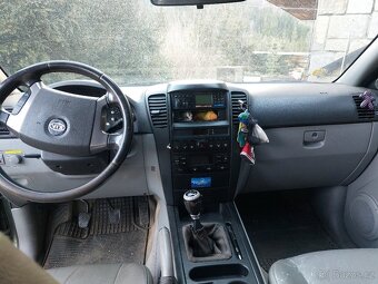 Kia Sorento - 4