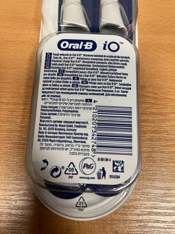 Náhradní kartáčkové hlavy Oral-B iO Ultimate Clean White 4ks - 4