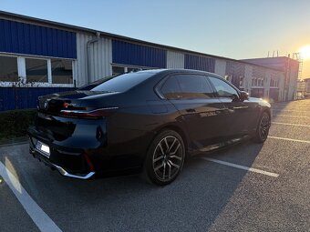 BMW 750e / TV / Lounge - 4