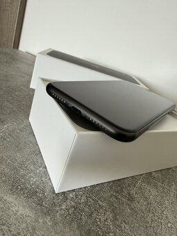 Apple iPhone 11, 64GB, černý - 4