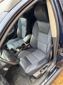 Volvo V70 2,5t 154 kw r.v. 2003 - 4