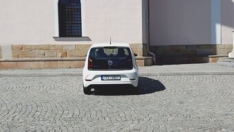Volkswagen UP - 4