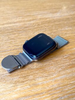 Apple Watch series 4 40mm šedé - 4