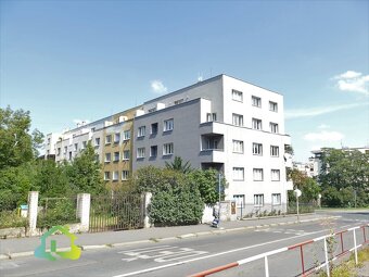 Pronájem slunného bytu 1+kk s terasou – Praha 4, Nusle, ul. - 4