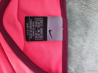Crop top NIKE na prodej - 4