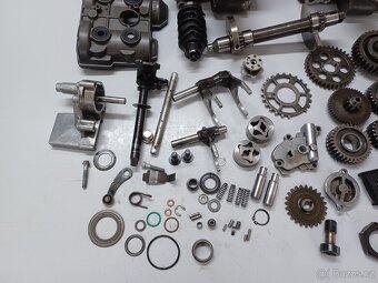 KTM LC8 950 - MOTOR NA DÍLY - 4