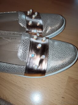 Dámská vycházková obuv. - 4