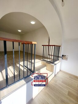 Pronájem prostorného bytu 2+1 o velikosti 86 m2 - České Bud - 4