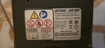 Stihl foukač včetně baterie a nabíječky - 4