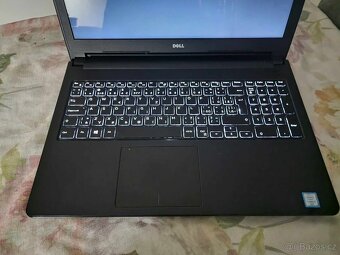 Dell Inspiron 15 s podsvícenou klávesnici na filmy internet - 4