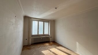 Zděný byt 3+1 v centru města k rekonstrukci - 4