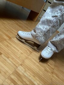 Prodám brusle BOTAS Regina, č.37 - 4
