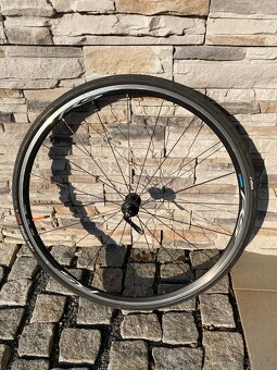 Silniční kola Shimano RS - 4