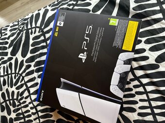 Playstation 5 Slim digital 1TB - 2x dualshock - 4