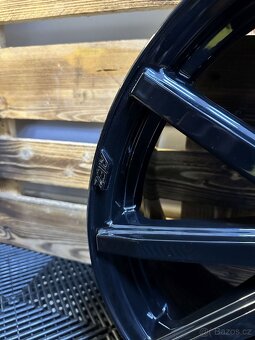 Volkswagen T5, T6, BMW řady1, 3, 5 - disky zn. AEZ 5x120 R19 - 4