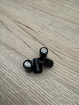 Čepičky na ventilky VW - 4