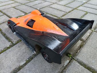 Starší rc auto silniční cestovní dělané na elektro motor - 4