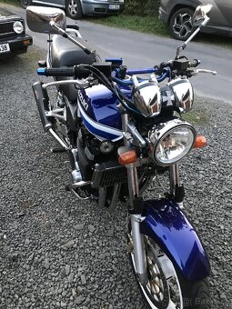Suzuki GSX 1400 - 4