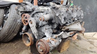 PRODÁM MOTOR 5.7 HEMI A PŘEVODOVKU DODGE CHALLENGER NA REPAS - 4