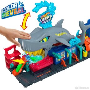 Hot Wheels City Color Reveal automyčka se žralokem a angličá - 4