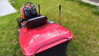 zahradní traktor MTD - 4