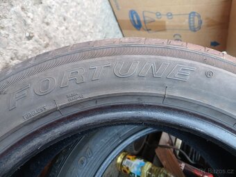 dve letni 215/55 R16 se vzorkem 4,5mm - 4