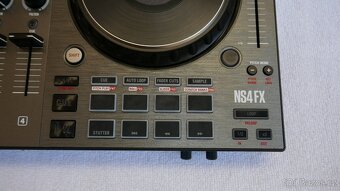 DJ kontroler Numark NS4FX - 4