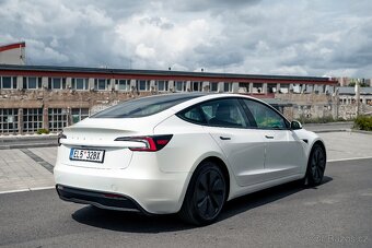 Tesla Model 3 Highland Standard Range - 4
