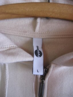 mikiny , bunda,3/4 legíny,vaky,kabelka kufřík,klíčenka - 4