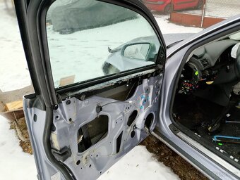 Prodám díly Audi A4 B7 sedan - 4