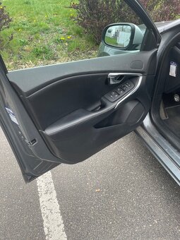 Volvo v40 R Design - 4