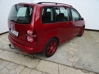 Volkswagen Touran 2.0TDi,103kW,s.navigace,tažné zařízení,kli - 4