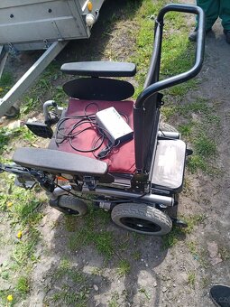 Prodám elektrický invalidní vozík funkční - 4