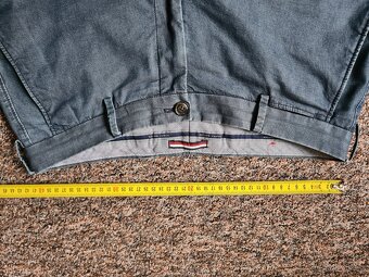 Tommy Hilfiger - 4