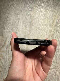 Prodám kryt na iPhone 12 - 4