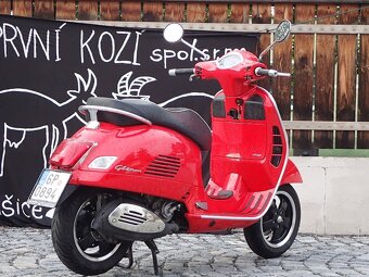 VESPA GTS 300 Super - 4