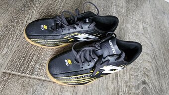 Kopačky lisovky a sálovky Umbro Solista vel 32 a 33 - 4