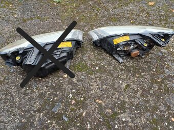 Pravé přední a zadní světlo na Ford C-max - 4