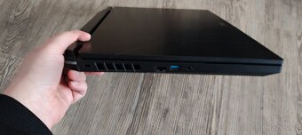 Acer Nitro 5 (17 palců) - 4