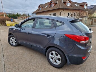 Hyundai ix35 2.0 benzin 4x4 - 4
